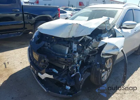 2017 Nissan Rogue Sv z USA, uszkodzony, nr VIN KNMAT2MT1HP593513